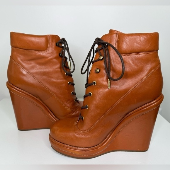 Marc by Marc Jacobs Red-Brown Leather Ankle Boots - Elevate Your Style - Picture 1 of 8